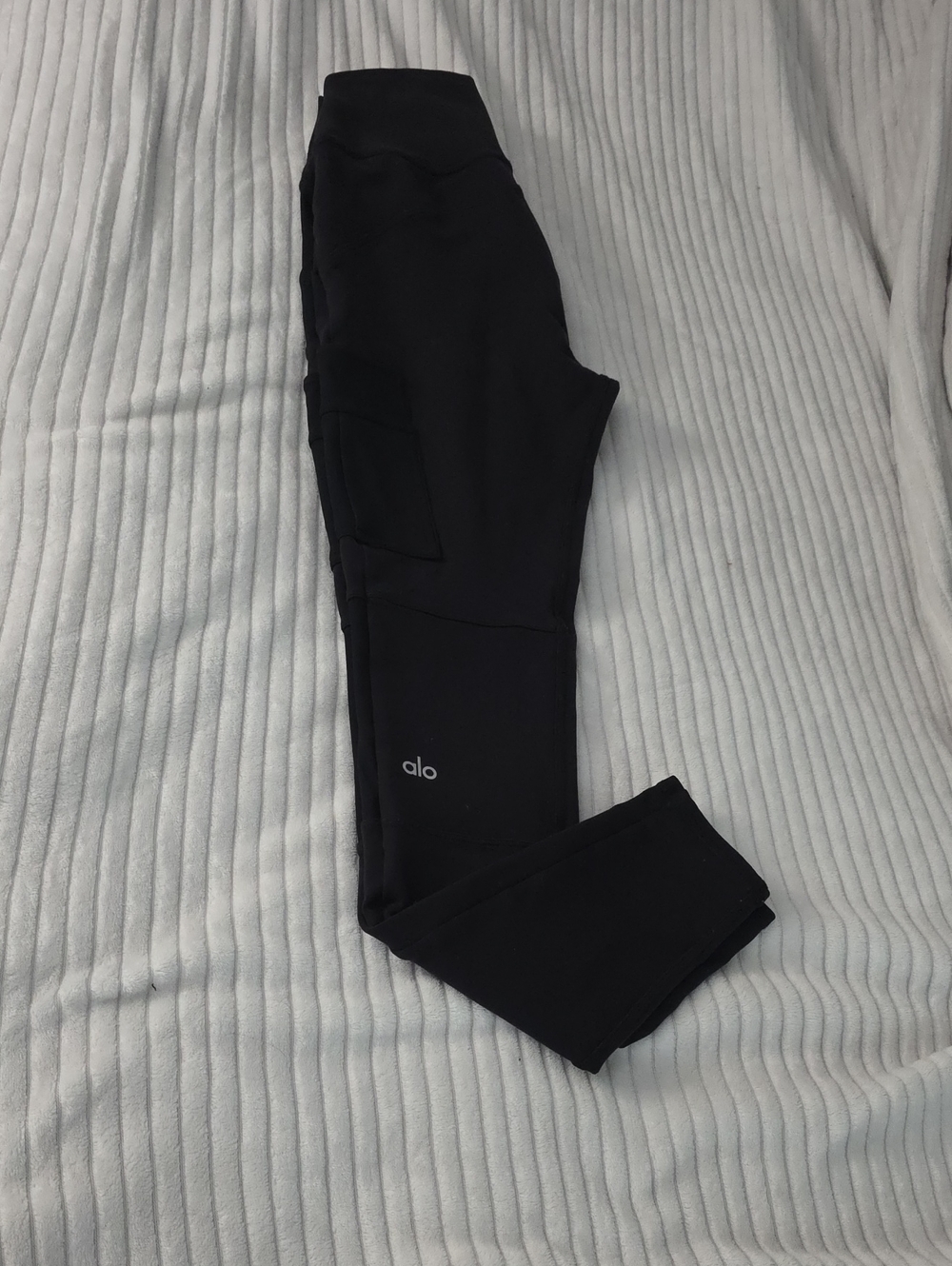ALO Yoga Black High-Waist Leggings with Side Pocket